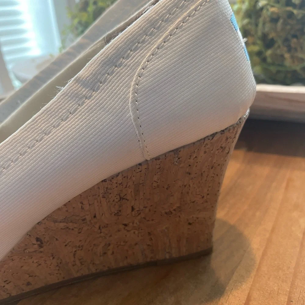 Tom’s wedge sandals - size 10 wide - Picture 7 of 12